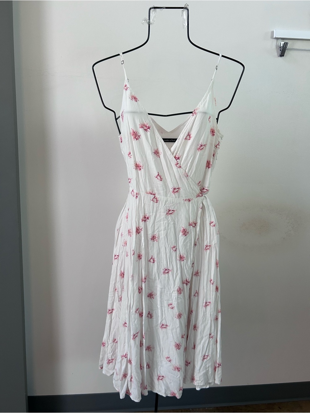 Abercrombie floral midi wrap dress small